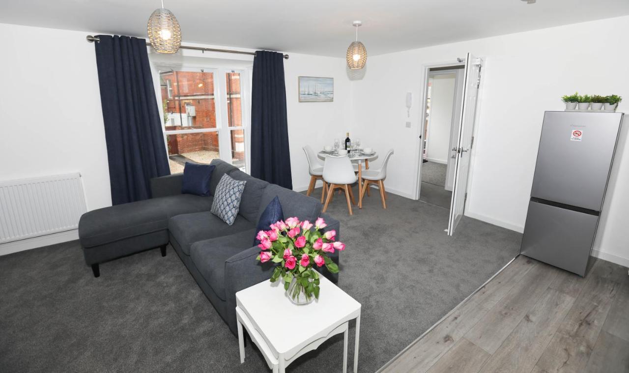 Exmouth - Apartment 2, Strand House - Modern 2 Bedroom Apartment, Perfect Location For Access To Beach & Town Centre - Sleeps 4 Guests - Hosted By Rentmyhouse ภายนอก รูปภาพ